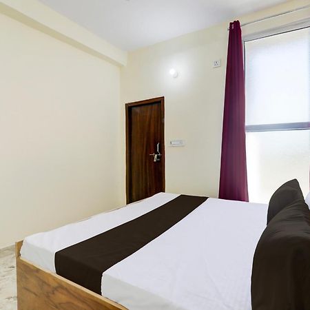 Hotel O Rn Chinhat Buitenkant foto