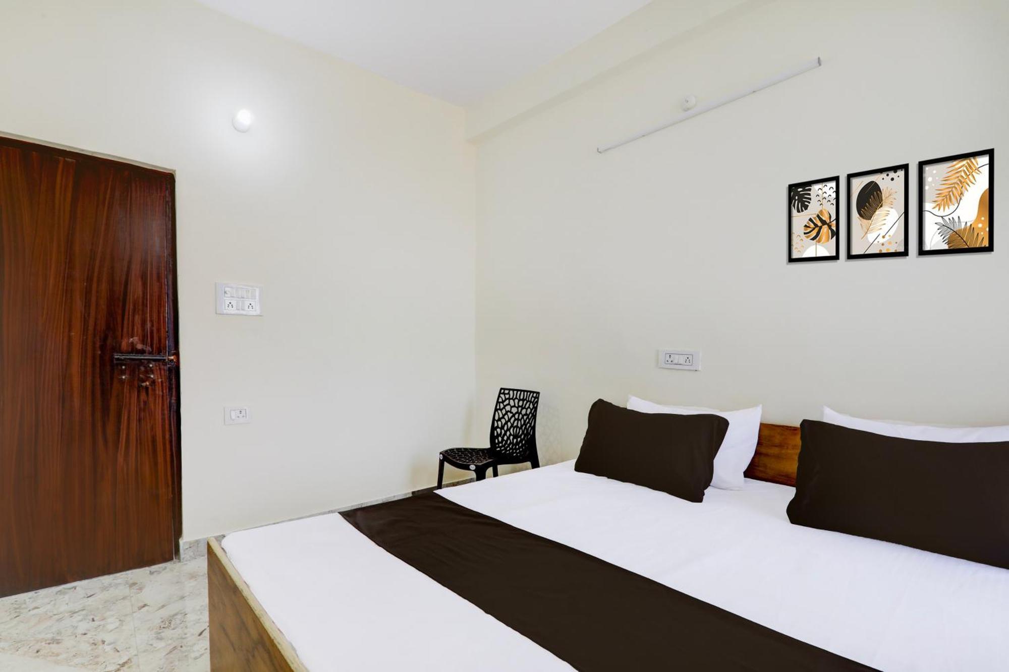 Hotel O Rn Chinhat Buitenkant foto