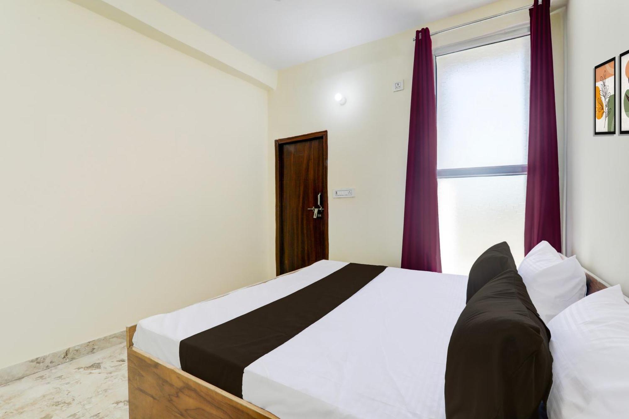 Hotel O Rn Chinhat Buitenkant foto