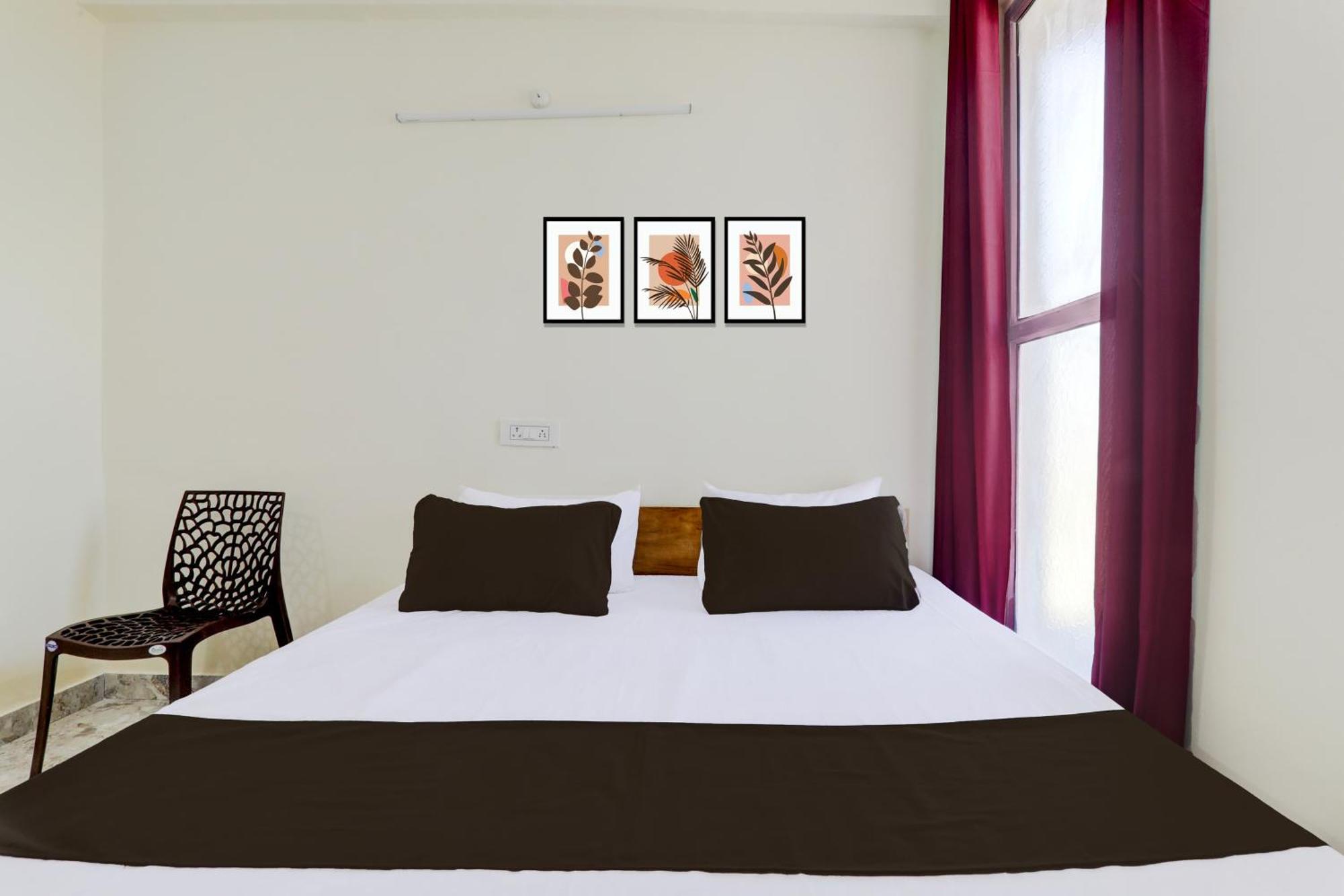 Hotel O Rn Chinhat Buitenkant foto