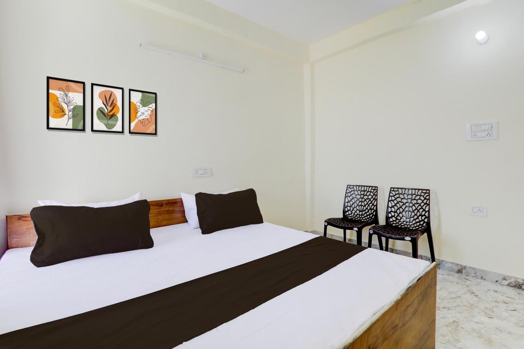 Hotel O Rn Chinhat Buitenkant foto