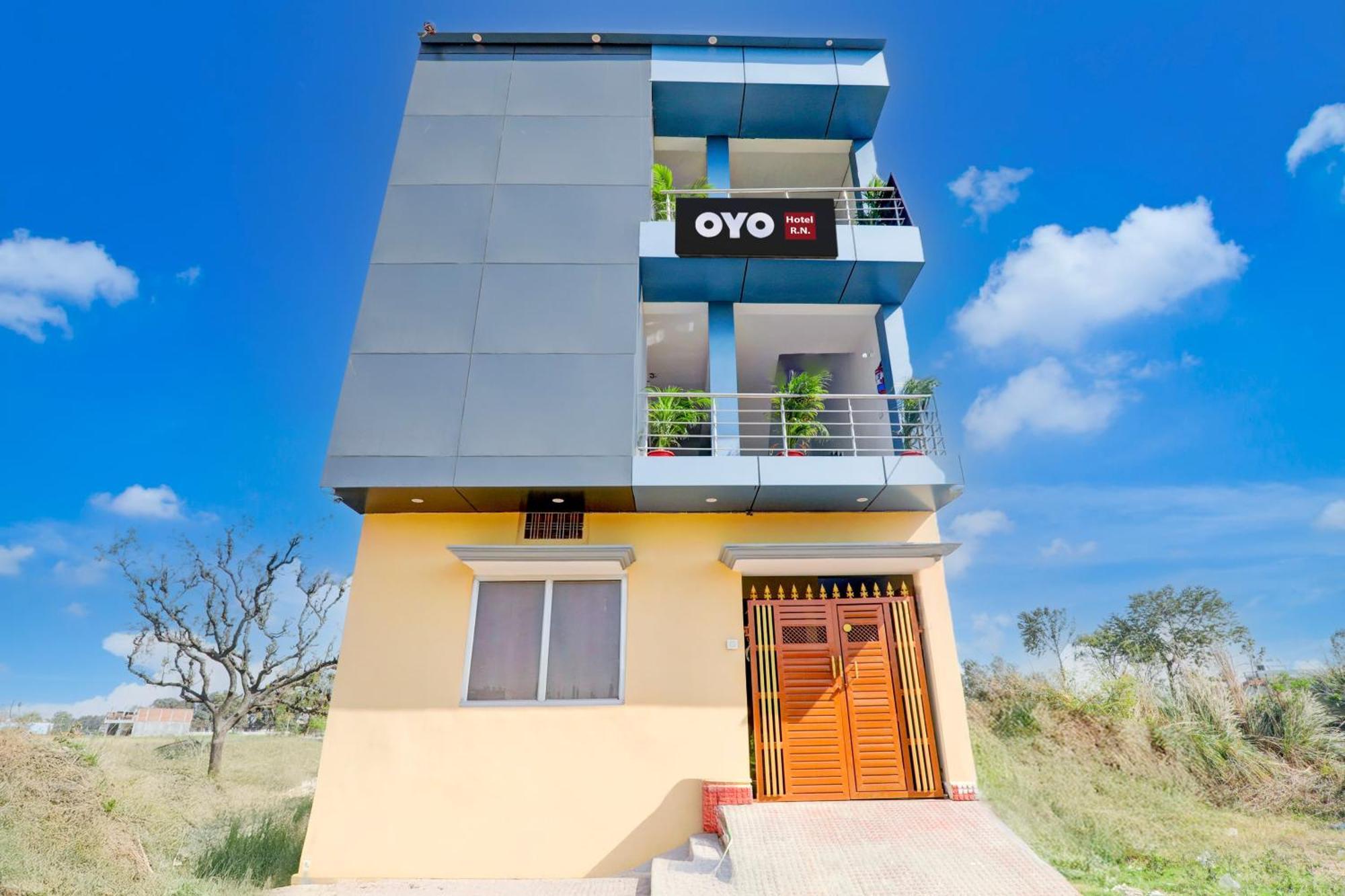 Hotel O Rn Chinhat Buitenkant foto