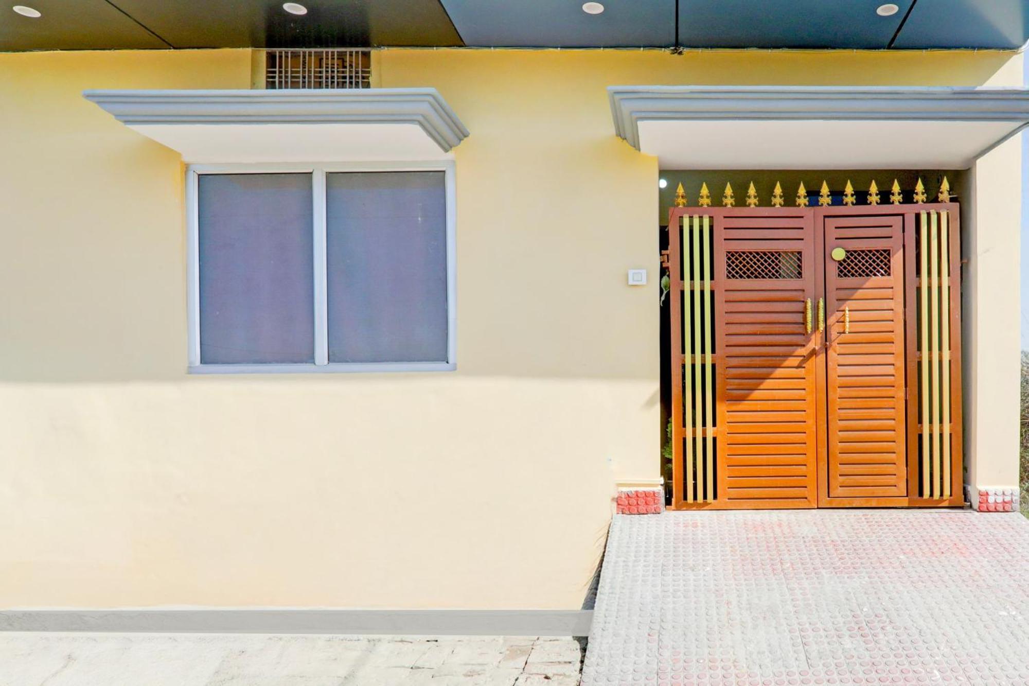 Hotel O Rn Chinhat Buitenkant foto